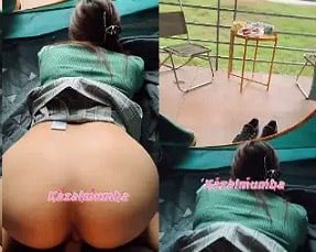 O casal que faz sexo na barraca ao viajar