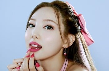 Nayeon duas vezes foi revelado clipes de sexo com gigantes